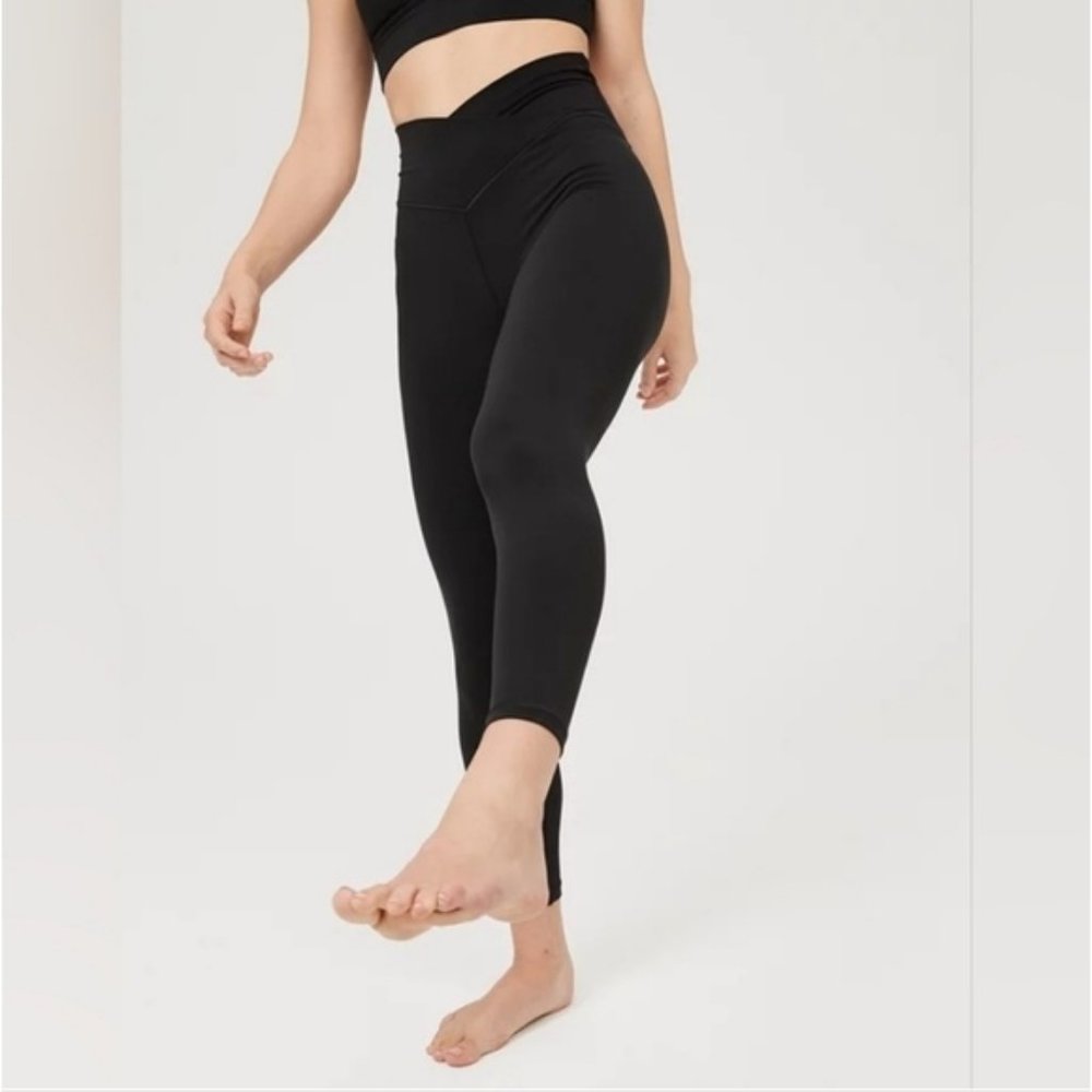 OFFLINE Aerie Real Me High Waisted Rise Crossover V Leggings Black Activewear